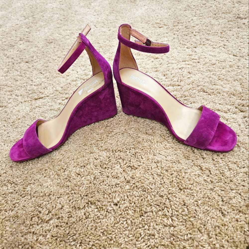 Michael Kors women's size 9 wedge suede shoes